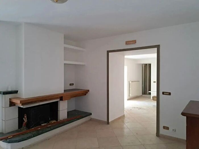 Appartamento trilocale in vendita in Via Sobborgo, Cervaro