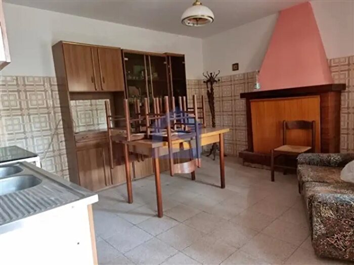 Casa con 5 locali in vendita in Archi