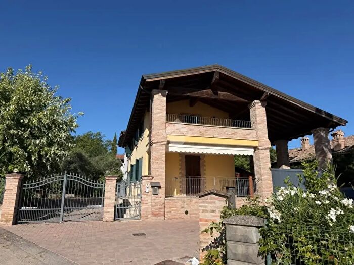 Casa quadrilocale in affitto in Via Gagliardella, Maranello