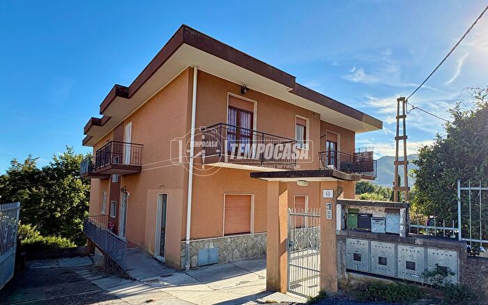 Appartamento trilocale in vendita in Via Cadegrosse, Boissano