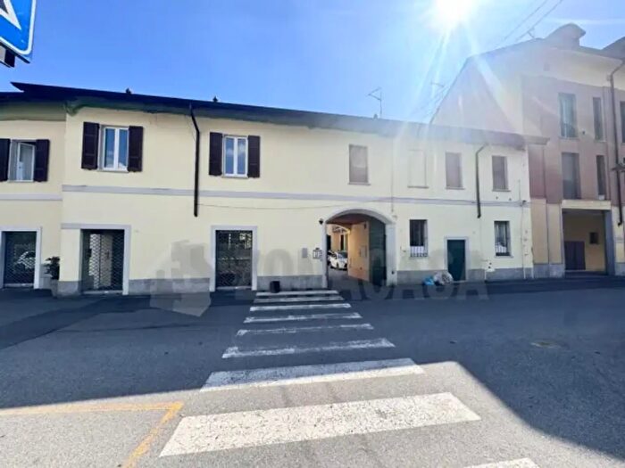Appartamento bilocale in vendita in Via Dante Alighieri, Samarate