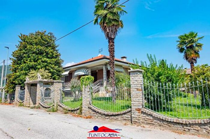 Casa con 5 locali in vendita in Via Don Perano, Busca