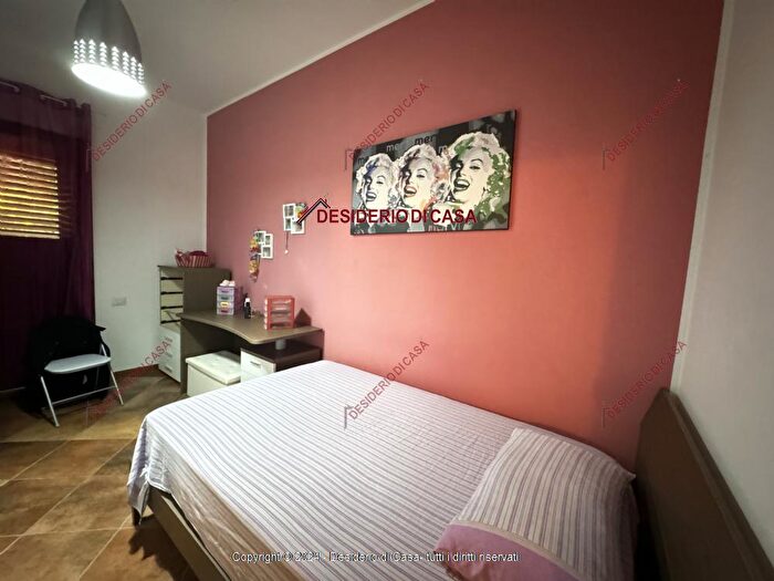 Casa quadrilocale in vendita in Campofelice Di Roccella