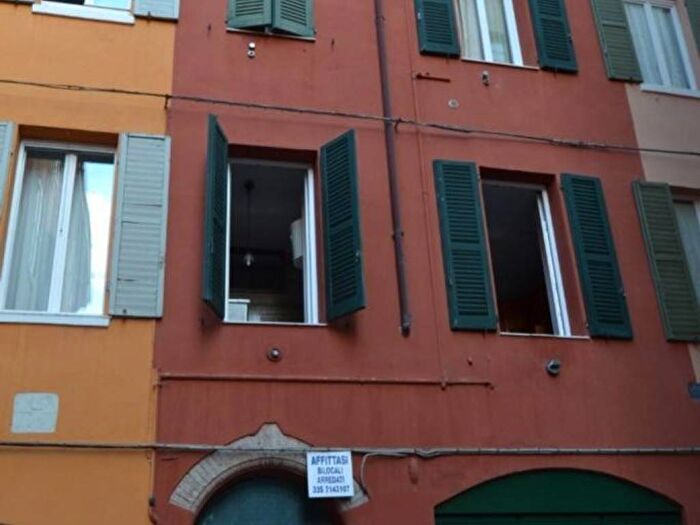 Appartamento monolocale in affitto in Via Santa Margherita, Centro Storico, Modena