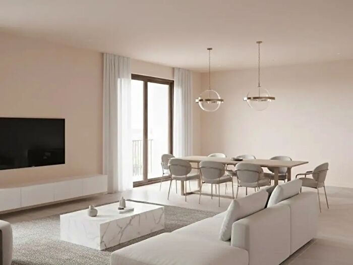 Appartamento con 5 locali in vendita in Via Silvio Pellico, Imola