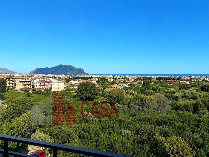 Appartamento quadrilocale in vendita in Via San Benedetto Il Moro SNC, Palermo