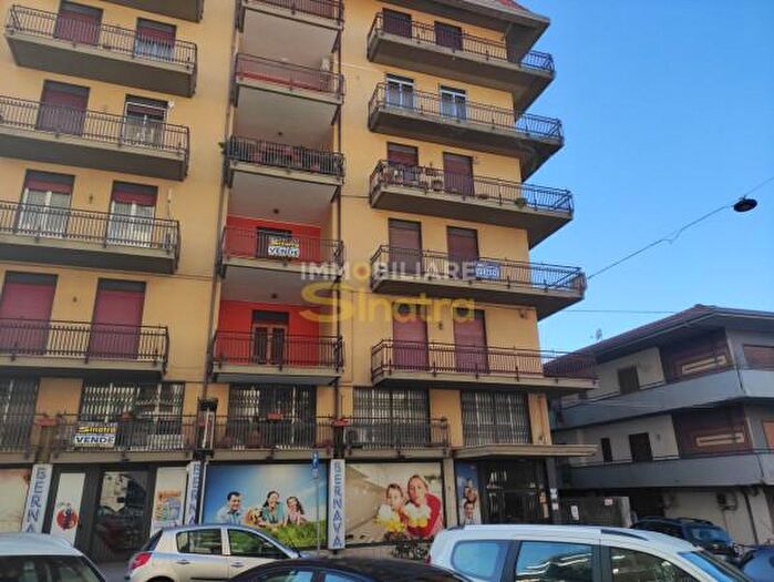Appartamento con 6 locali in vendita in Via Emanuele Bellia, Paterno