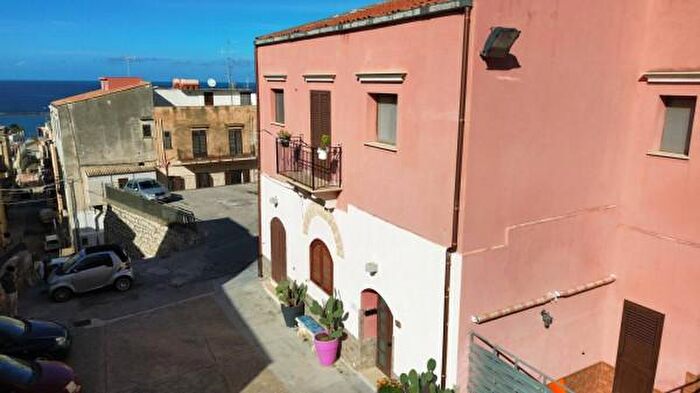 Casa con 6 locali in vendita in Via Trinità, Castellammare Del Golfo