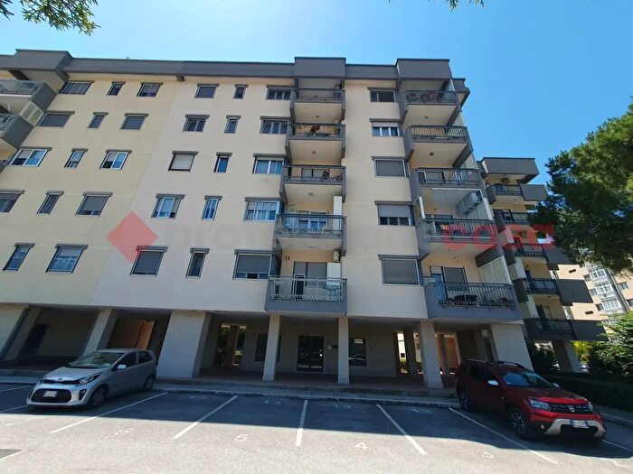 Appartamento trilocale in vendita in Via Papalia, Bari