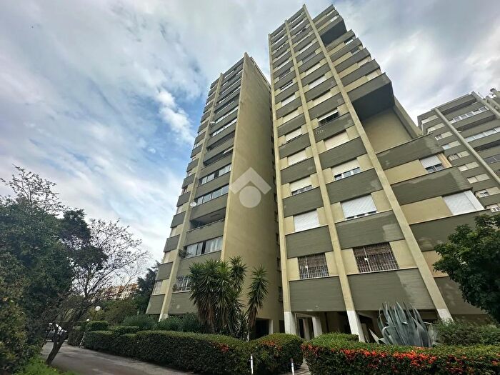 Appartamento quadrilocale in vendita in Via Laurentina, Roma