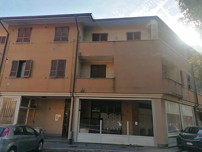 Appartamento trilocale in vendita in Via Guglielmo Calca, Rovato