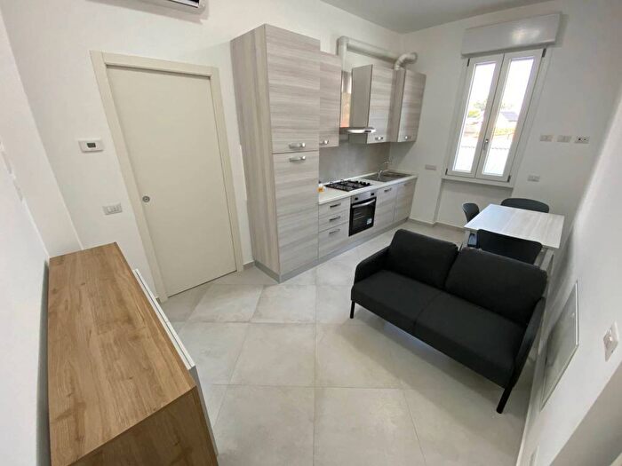 Appartamento bilocale in affitto in Via Madonnina del Grappa, Legnarello, Legnano