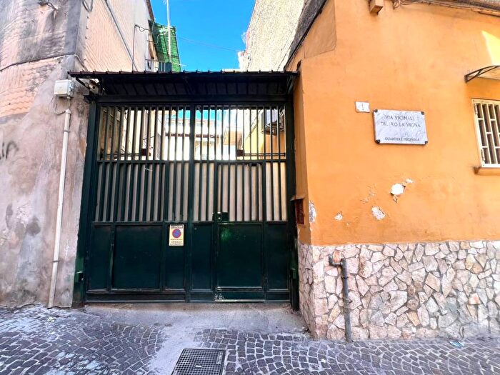 Appartamento trilocale in vendita in Via Vicinale Dietro la Vigna, Piscinola, Napoli