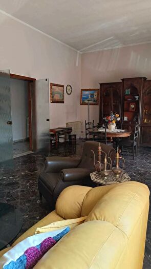 Casa con 13 locali in vendita in Via Piave, Lecce