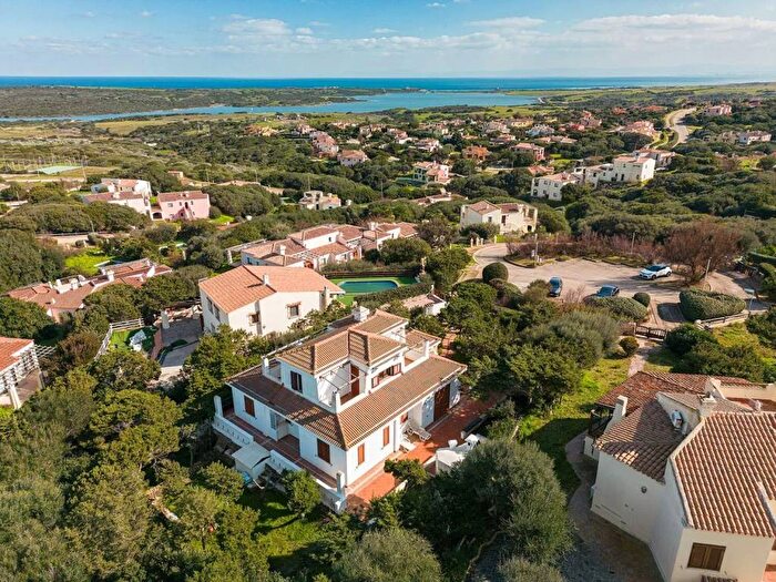 Casa con 6 locali in affitto in Via Gennargentu, Punta De Su Turrione, Stintino