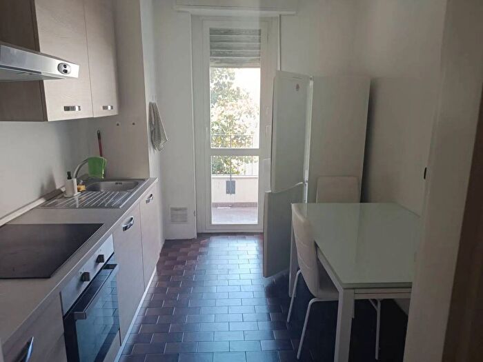 Appartamento quadrilocale in affitto in Via Andrea Maffei, Montenero, Milano