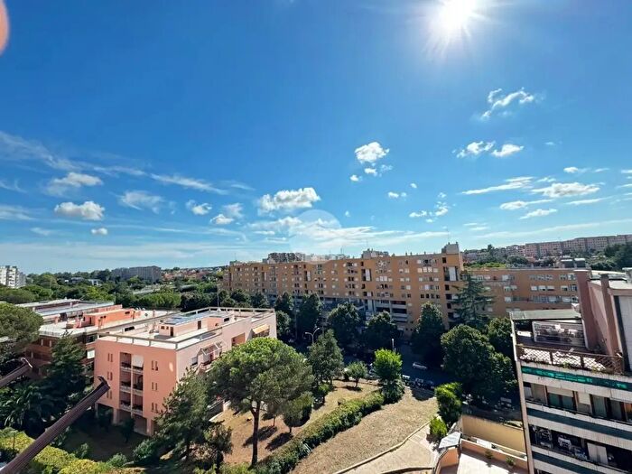 Appartamento trilocale in vendita in Via Quirino Roscioni, Roma