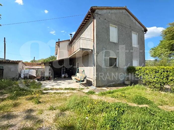 Casa con 5 locali in vendita in Via dellAttone, Bevagna