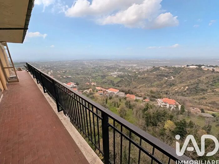 Appartamento con 6 locali in vendita in Via Panfilo Serafini, Chieti