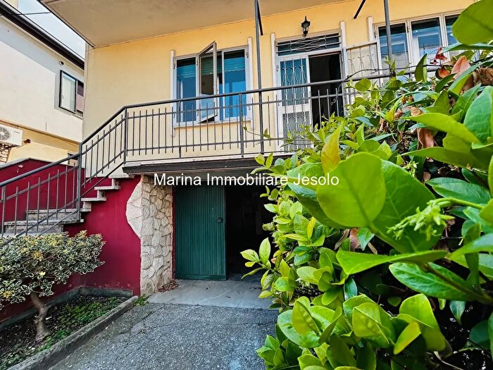 Appartamento quadrilocale in vendita in Via Noventa Vicentina, Vicenza