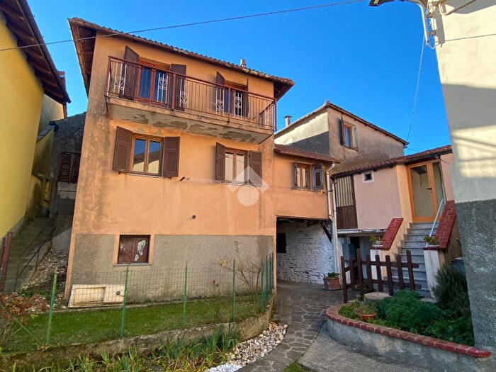 Casa con 7 locali in vendita in Via G Mereto, Serra Ricco