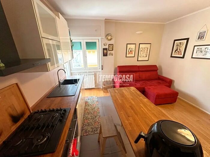 Appartamento trilocale in vendita in Roma