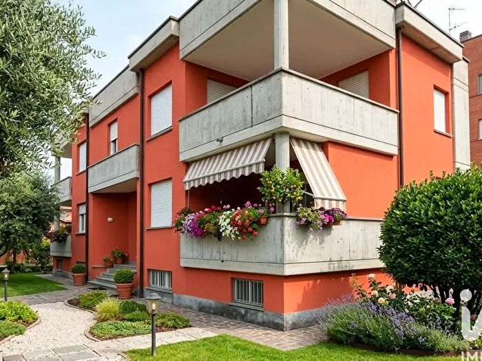 Appartamento con 11 locali in vendita in Via Antonio Canova, Voghera