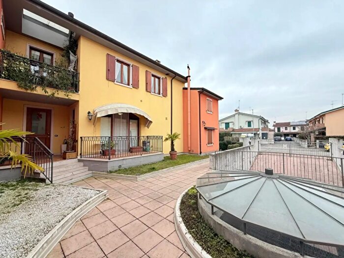 Appartamento bilocale in vendita in Via Martiri delle Foibe, Latisana