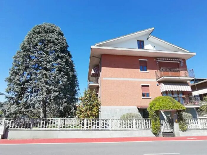 Casa con 6 locali in vendita in Via Monte Grappa, Leini