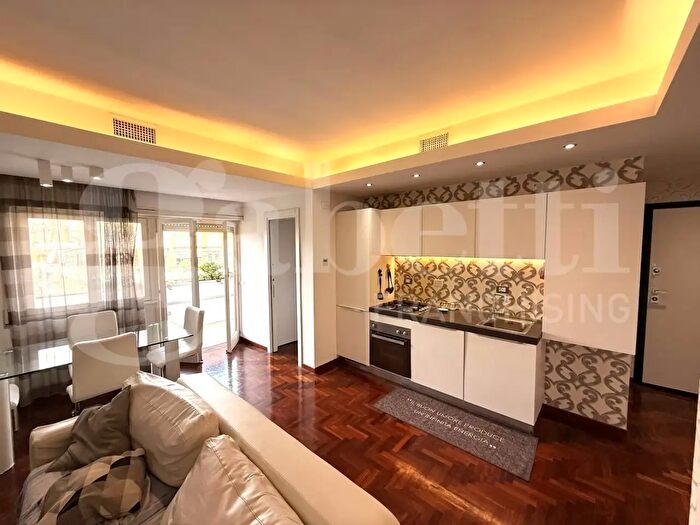 Appartamento trilocale in vendita in Viale Cesare Pavese, Roma