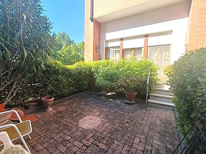 Casa con 8 locali in vendita in Fucecchio