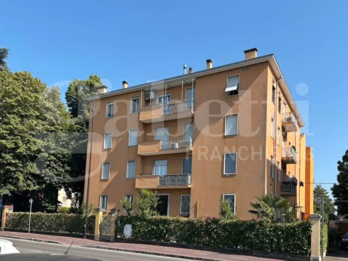 Appartamento trilocale in vendita in Via Montebello, Parma