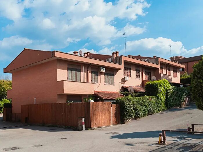 Appartamento quadrilocale in vendita in Via Cassia, Roma