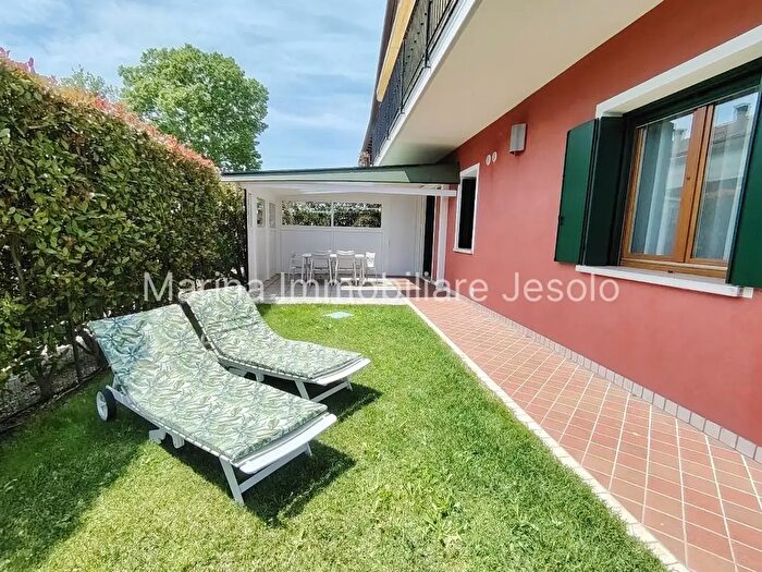Appartamento trilocale in vendita in Via Goffredo Mameli, Jesolo