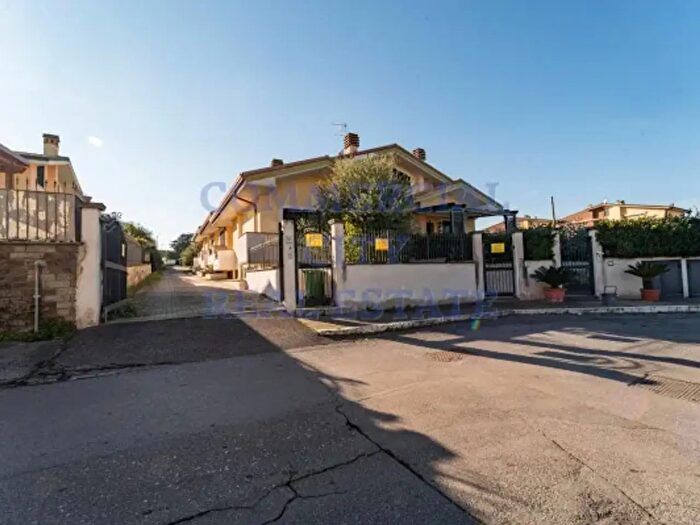 Casa quadrilocale in vendita in Via del Casale Antonioni, Roma