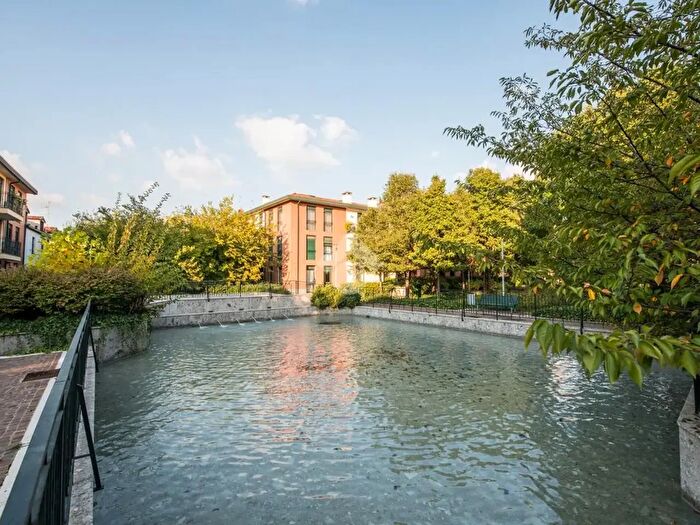 Appartamento bilocale in affitto in Alzaia Naviglio Pavese, Milano