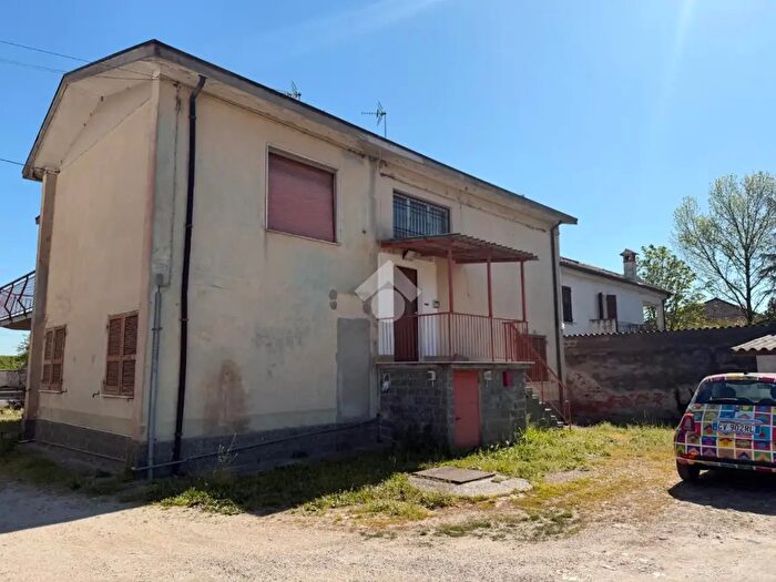 Appartamento trilocale in affitto in Via Tornello, Mezzanino