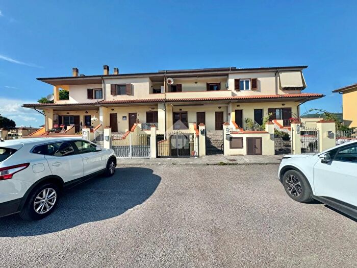 Appartamento trilocale in vendita in Via Alessandro Fiumi, Assisi