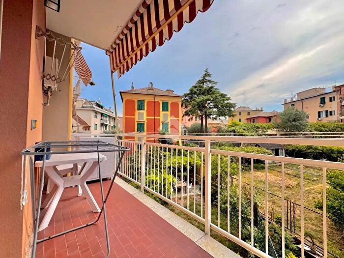 Appartamento trilocale in vendita in Via Redipuglia, Genova