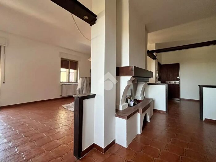 Appartamento quadrilocale in vendita in Via Guglielmo Marconi, Mesagne