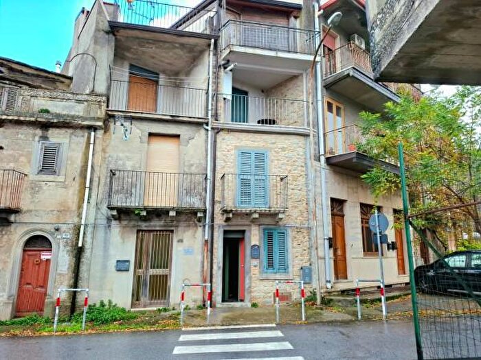 Appartamento con 6 locali in vendita in Via Provinciale, Montalbano Elicona