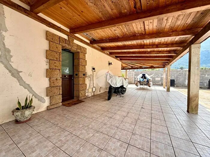 Casa quadrilocale in vendita in Via Prato, Carini