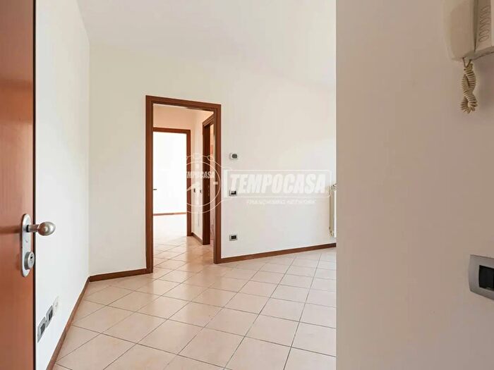 Appartamento bilocale in vendita in Via Roma, Lambrugo