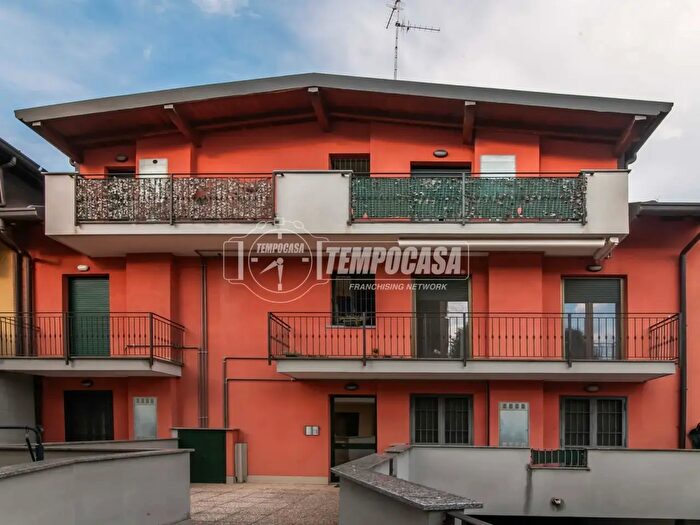 Appartamento trilocale in vendita in Via Piantanida, Origgio