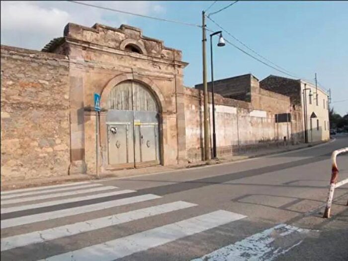 Casa con 6 locali in vendita in Via Nazionale, Serrenti