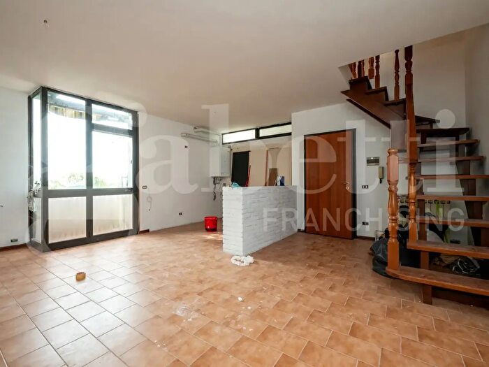 Appartamento quadrilocale in vendita in Via Presicci, Dolo
