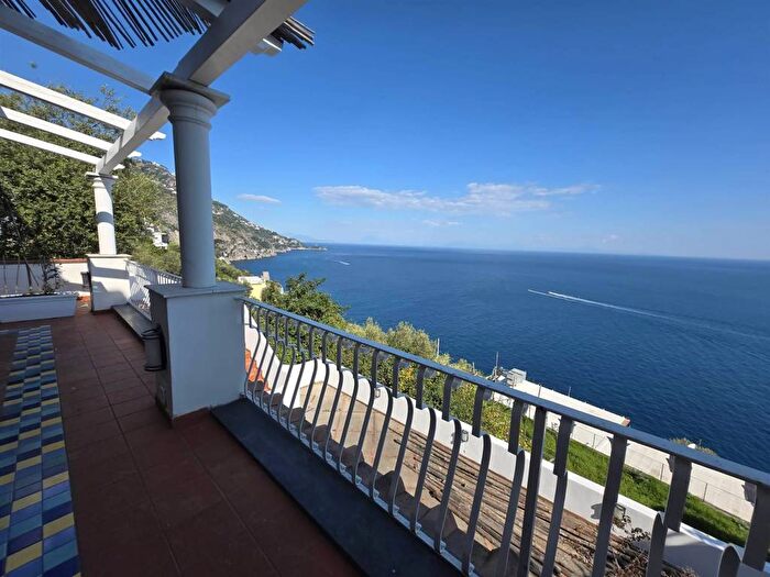 Casa quadrilocale in affitto in Praiano