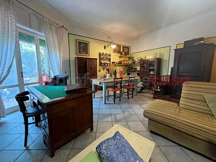 Appartamento con 5 locali in vendita in Livorno
