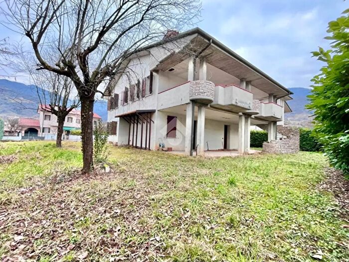 Casa quadrilocale in vendita in Via S Rocco, Segusino