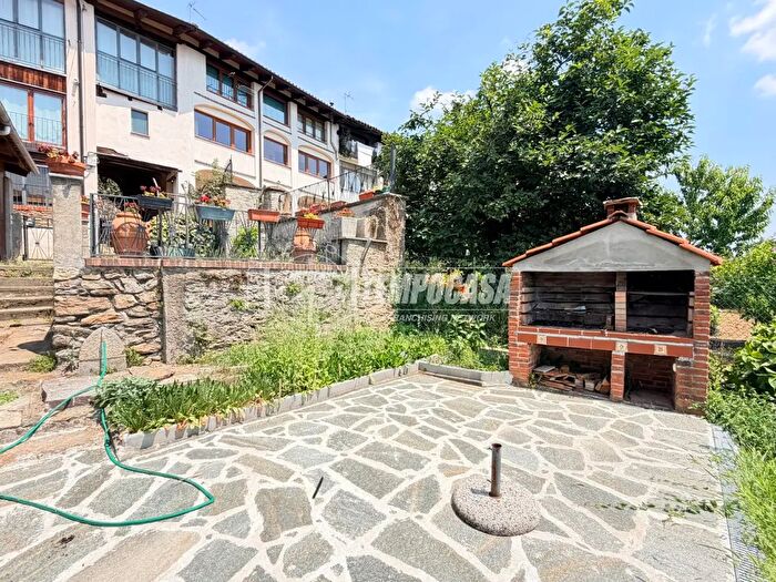 Casa con 7 locali in vendita in Via di Sotto, Netro